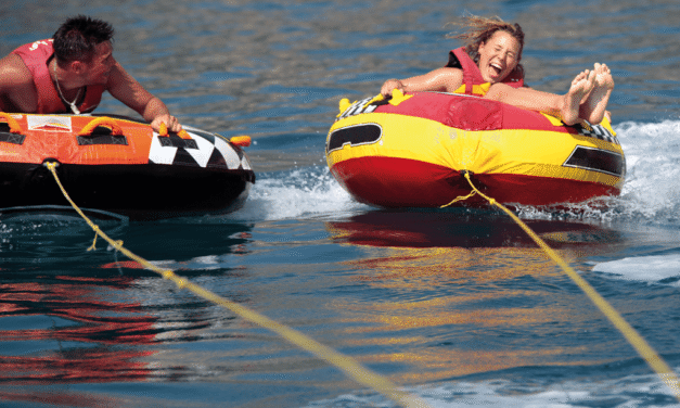 Jet ski et bouée tractée